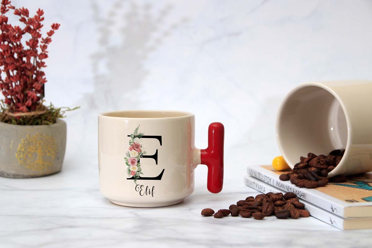 İSME ÖZEL (E) HARFLİ LATTE KUPA Kırmızı